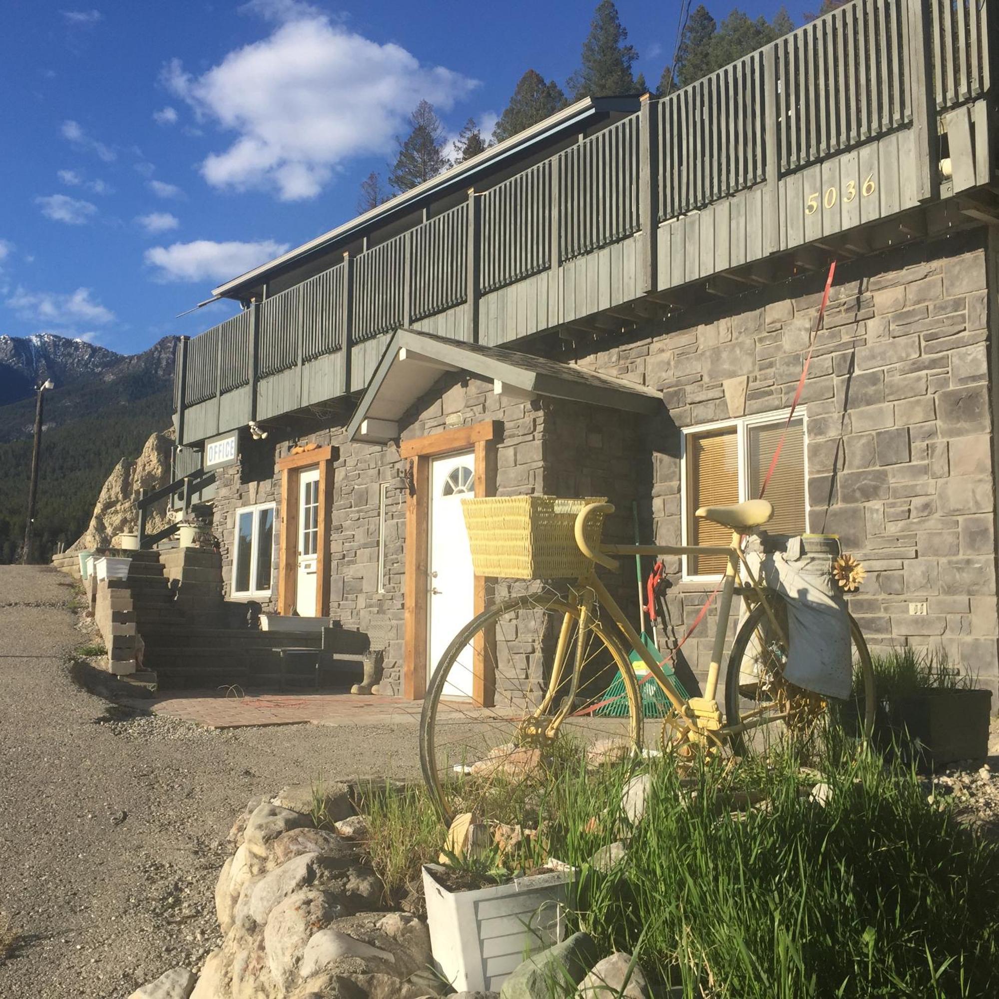 Cross Suite - Mistyriver Lodge Radium Hot Springs Esterno foto