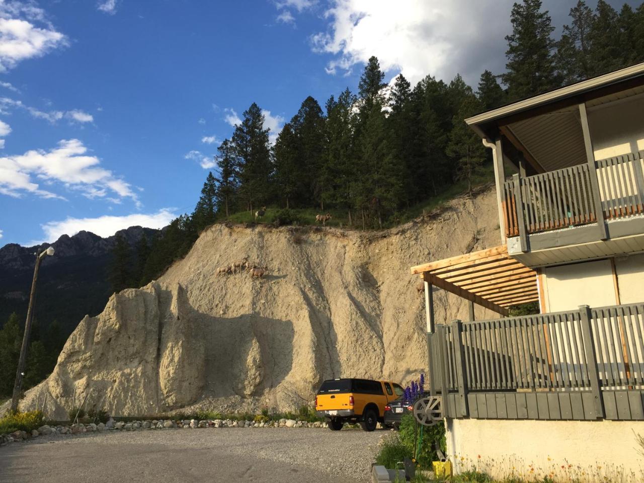 Cross Suite - Mistyriver Lodge Radium Hot Springs Esterno foto